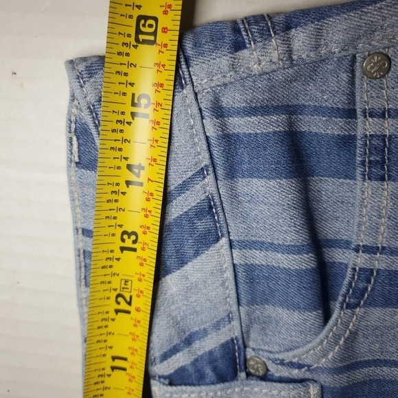 SHYANNE Woman’s Striped High Rise Denim Shorts Sz 32 - Picture 9 of 11